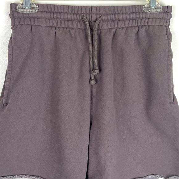 Aritzia TNA Cozy Fleece Boyfriend Sweat Shorts - Picture 3 of 14